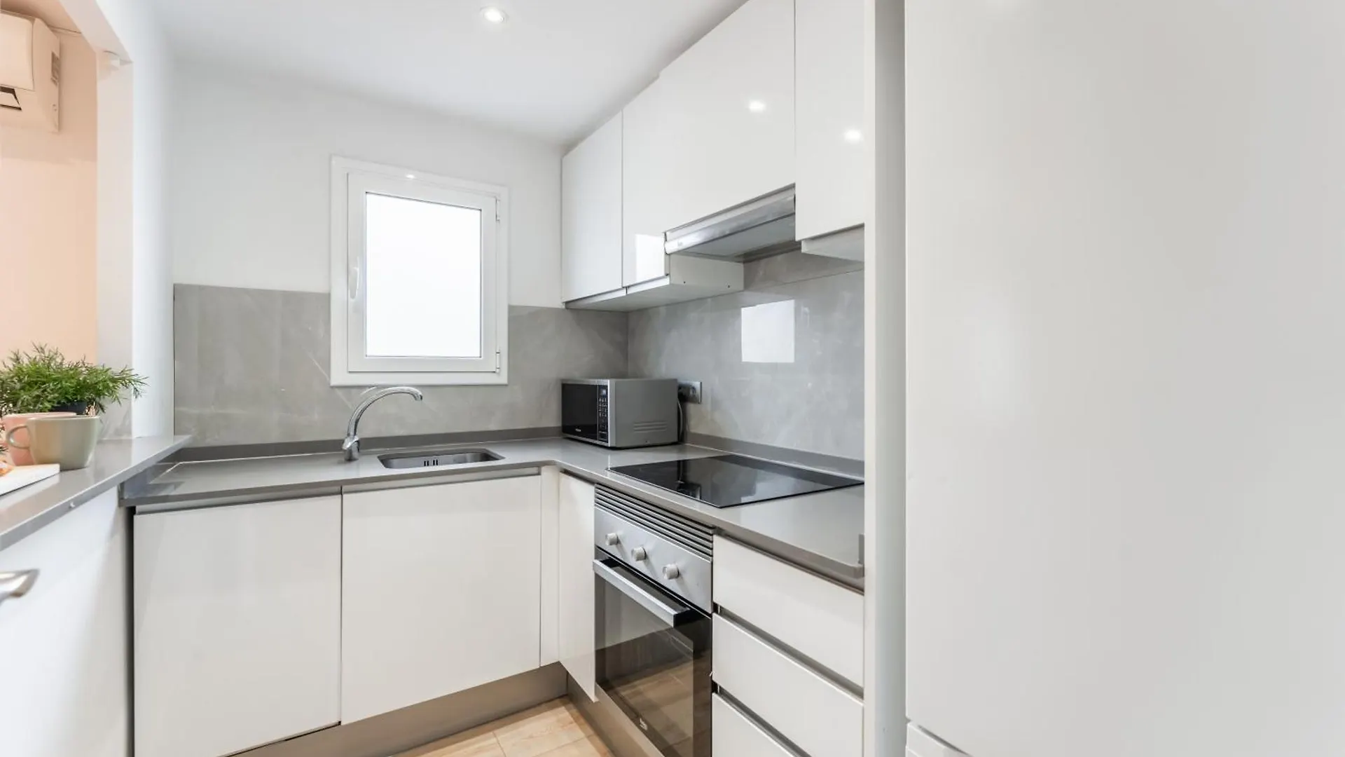 Feel Welcome Barcelona Smart Flat Cornella de Llobregat 0*,